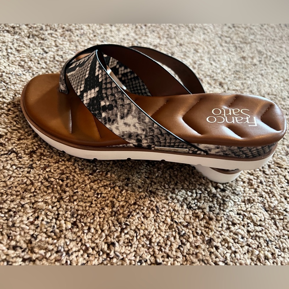 NEW, no box Franco Sarto snake print wedge flip flops sz 10